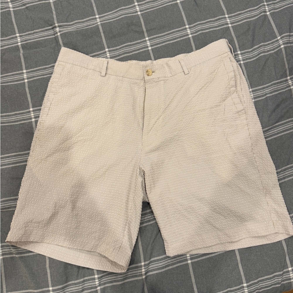 Peter Millar Crown Sport Featherweight Light Tan Seersucker Shorts 36W